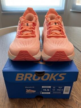 Brooks Glycerin 23 WMNS size 11.5  "Coral / Peach / Spellbound"